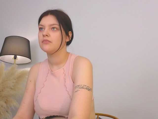 DeliaEffy's BongaCams show and profile