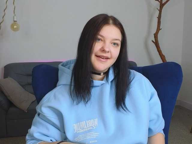 DeliaEffy's BongaCams show and profile