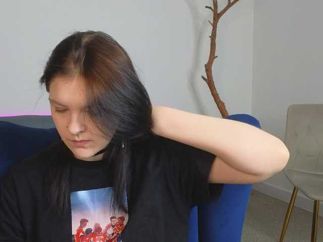 DeliaEffy's BongaCams show and profile