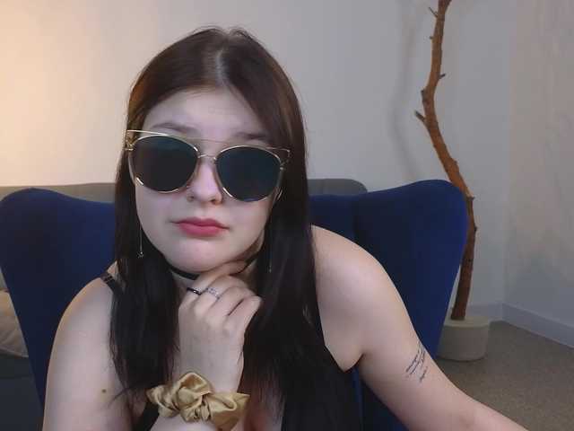 DeliaEffy's BongaCams show and profile