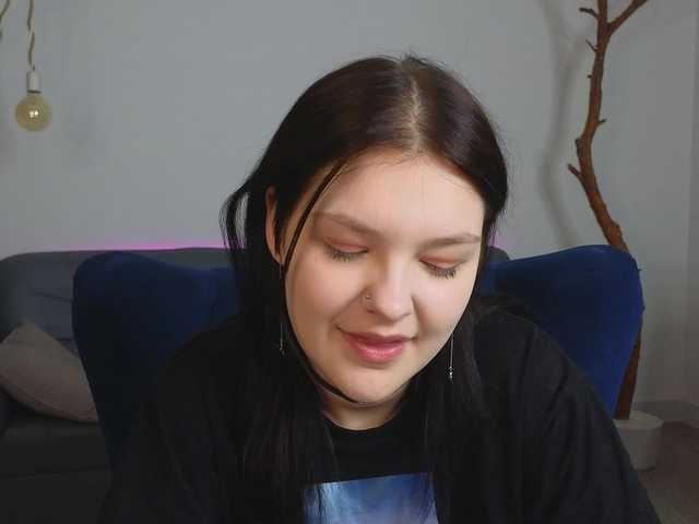 DeliaEffy's BongaCams show and profile