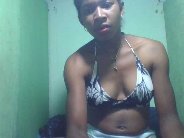 Raissa-Suan live room