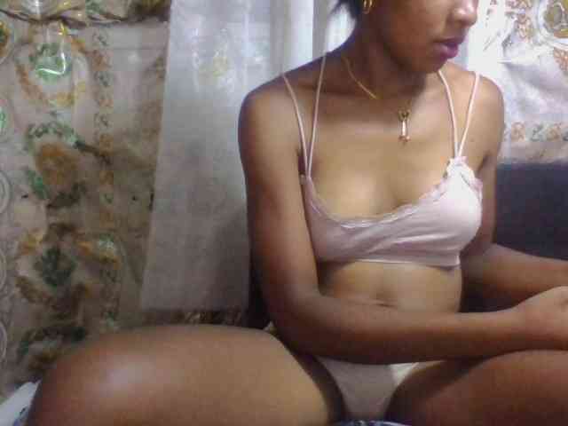 Raissa-Suan webcam