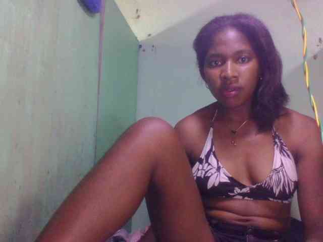 Raissa-Suan Live Webcam on BongaCams