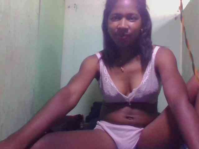 Raissa-Suan webcam