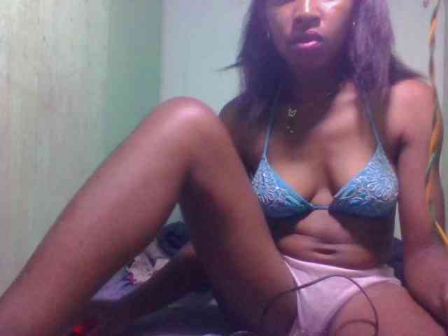 Raissa-Suan webcam
