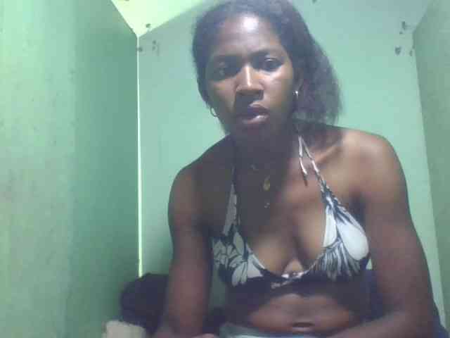 Raissa-Suan webcam