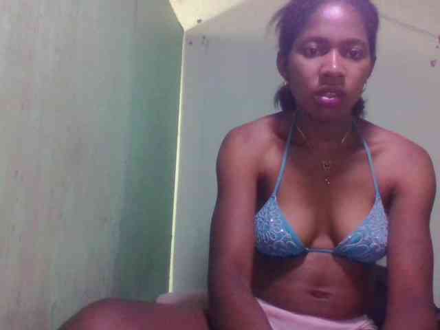 Raissa-Suan webcam