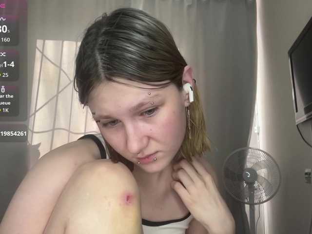 CharitySimas live cam profile