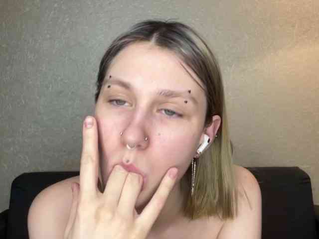 CharitySimas Live Webcam on BongaCams