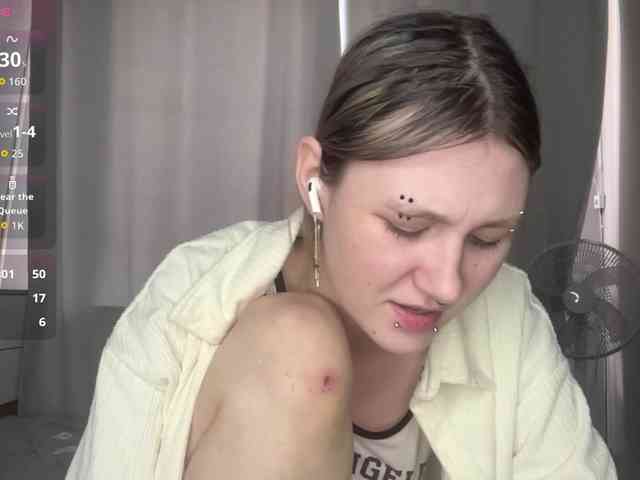 CharitySimas Live Webcam on BongaCams