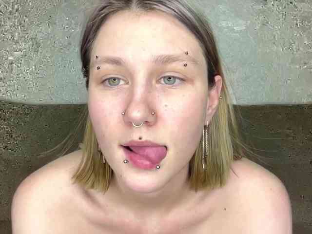 CharitySimas Live Webcam on BongaCams