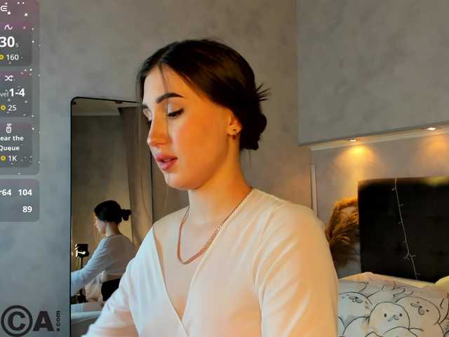 Emily-Lews's BongaCams show and profile