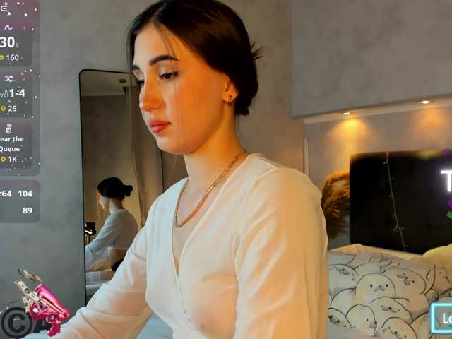 Emily-Lews's BongaCams show and profile