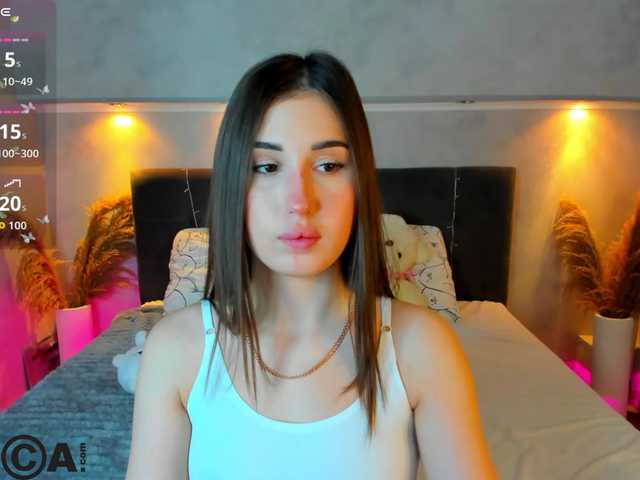 Emily-Lews live cam profile