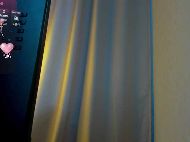 Emily-Lews's BongaCams show and profile