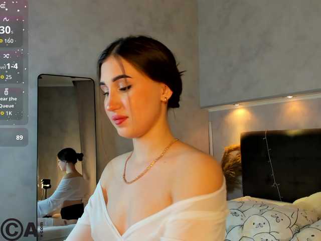Emily-Lews's BongaCams show and profile