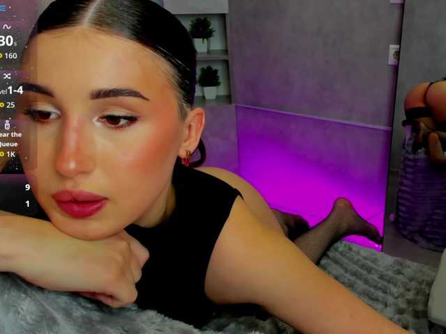 Emily-Lews's BongaCams show and profile