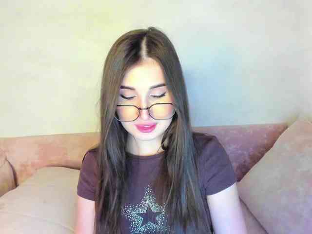 Emily-Lews Emily-Lews