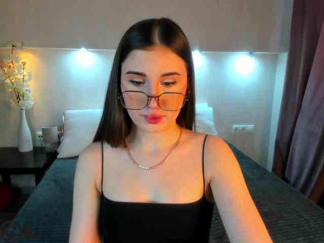 Emily-Lews Emily-Lews