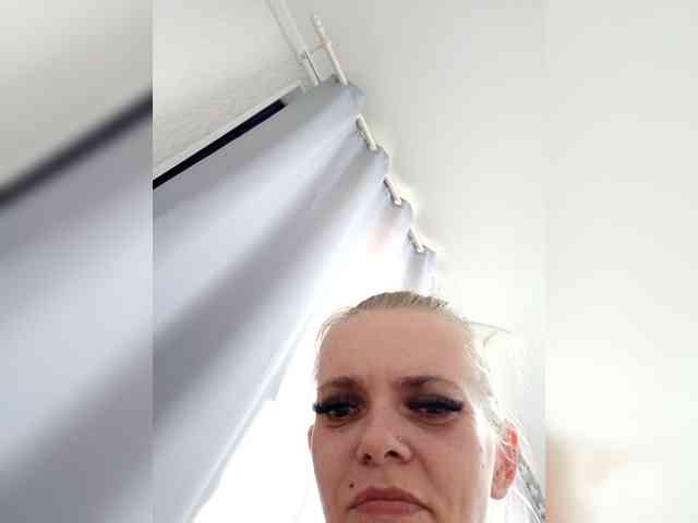 AstahichAlena webcam