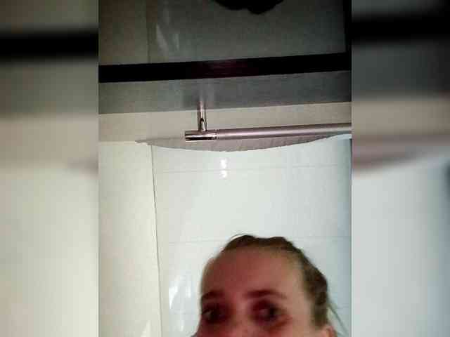 AstahichAlena webcam