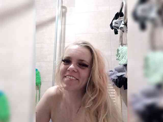 AstahichAlena webcam