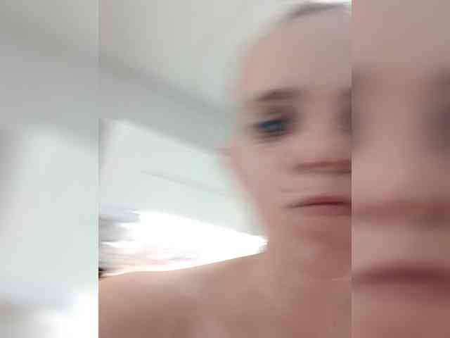 AstahichAlena webcam