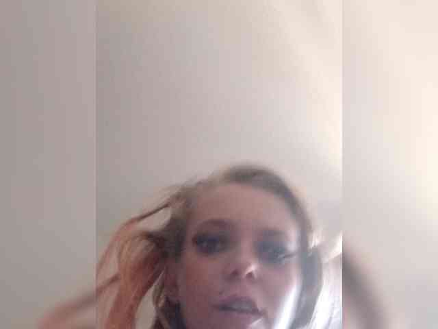 AstahichAlena webcam