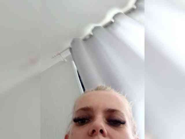 AstahichAlena webcam