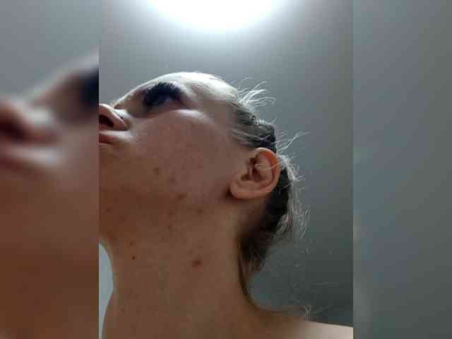 AstahichAlena webcam