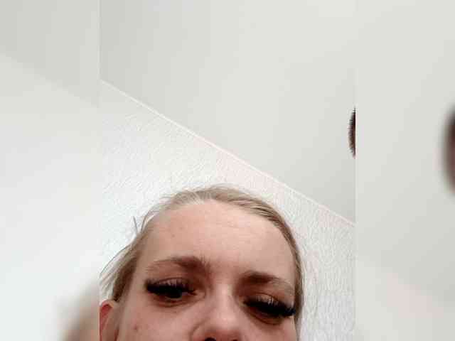 AstahichAlena webcam