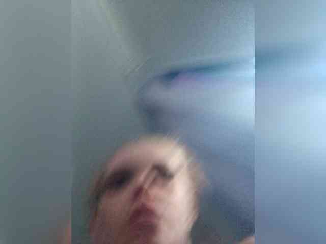 AstahichAlena webcam