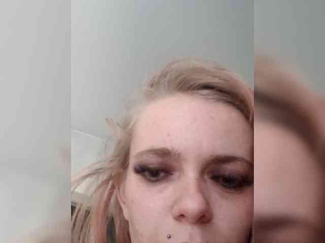 AstahichAlena webcam