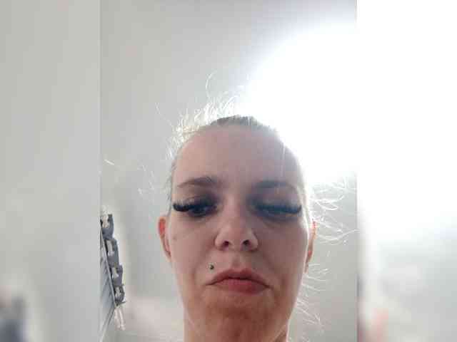 AstahichAlena webcam