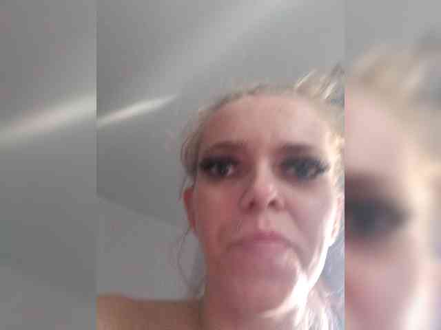 AstahichAlena webcam