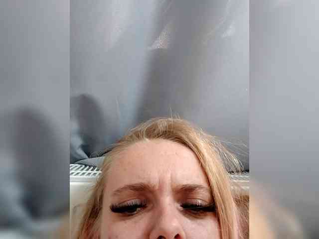 AstahichAlena webcam