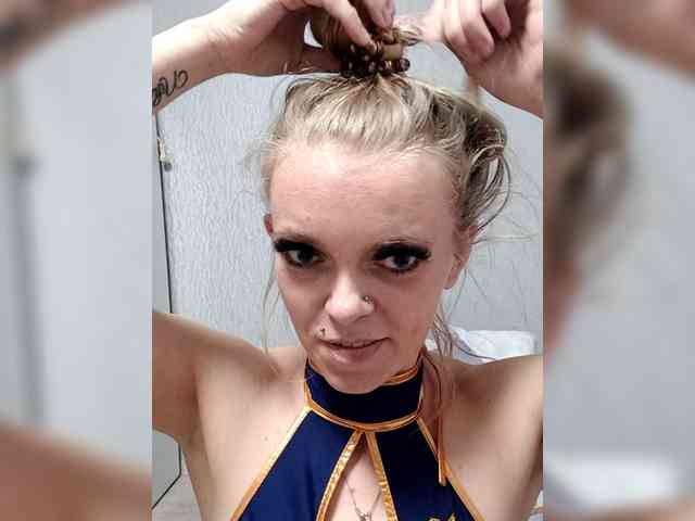 AstahichAlena webcam