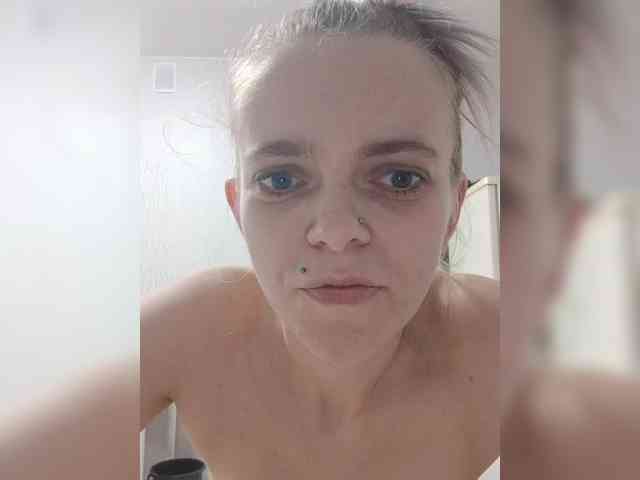 AstahichAlena webcam