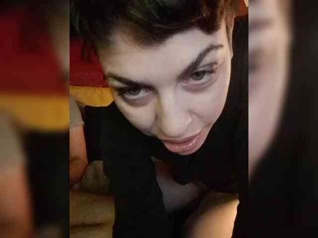 EvilynaJolieXXX webcam