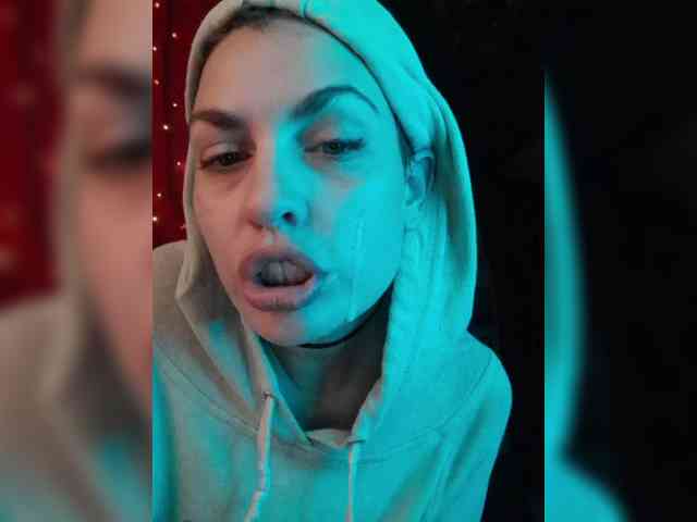 Evilynajoliexxx Live Webcam on BongaCams