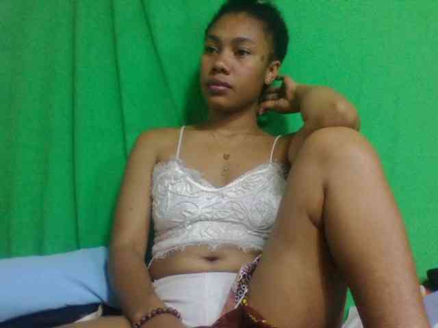 sandricaa Live Webcam on BongaCams