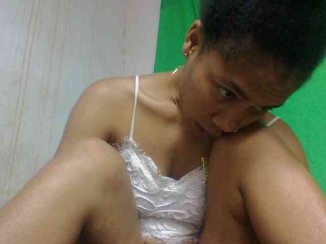 sandricaa Live Webcam on BongaCams