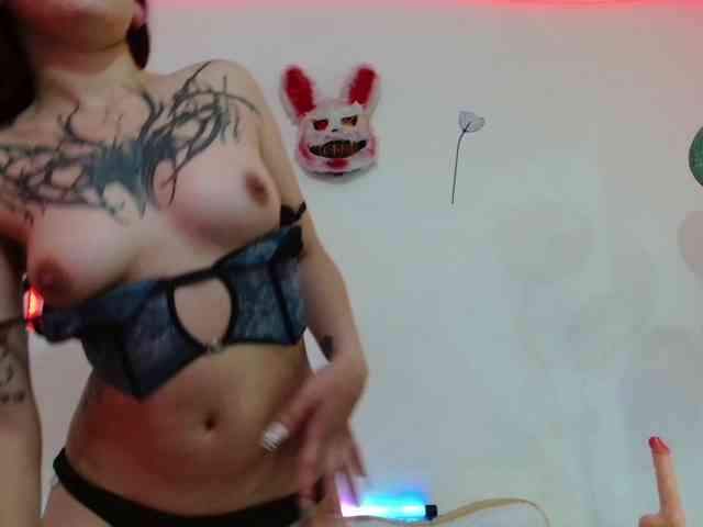 Megan-Blaze webcam