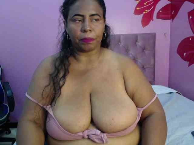 Lisyonne Live Webcam on BongaCams