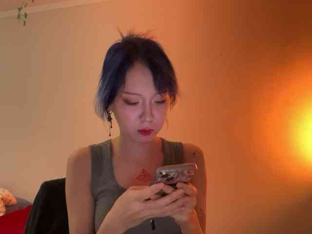 kitsunevell Live Webcam on BongaCams