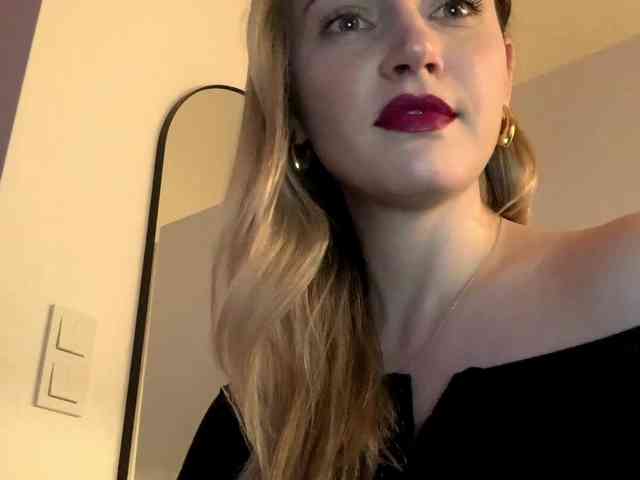 AmelieSweet Live Webcam on BongaCams