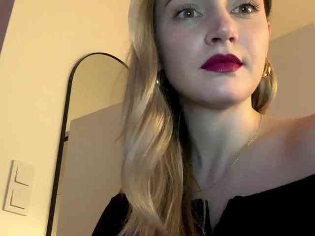 AmelieSweet Live Webcam on BongaCams