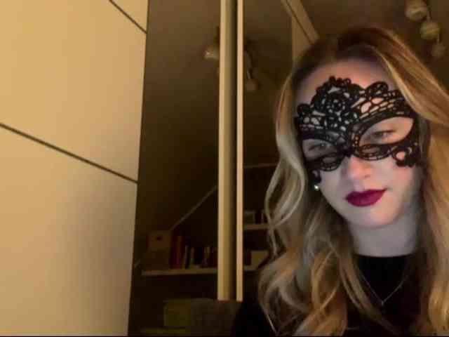 AmelieSweet Live Webcam on BongaCams