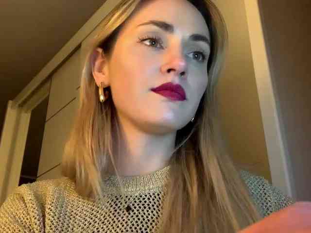 AmelieSweet Live Webcam on BongaCams